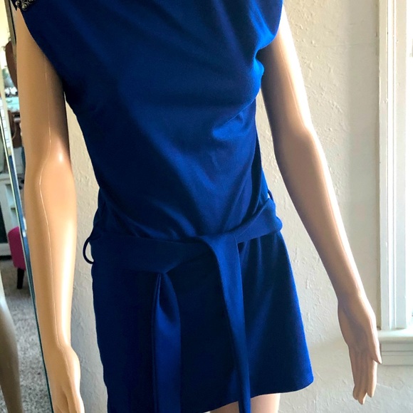 Mini dress with black sequin shoulders 💙🖤 - Picture 9 of 10